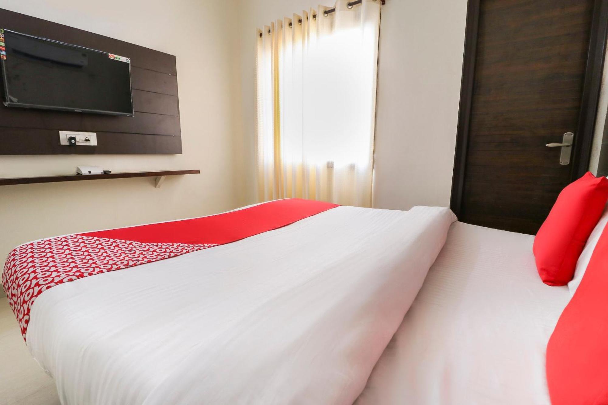 Hotel O Red Ark Landran Buitenkant foto