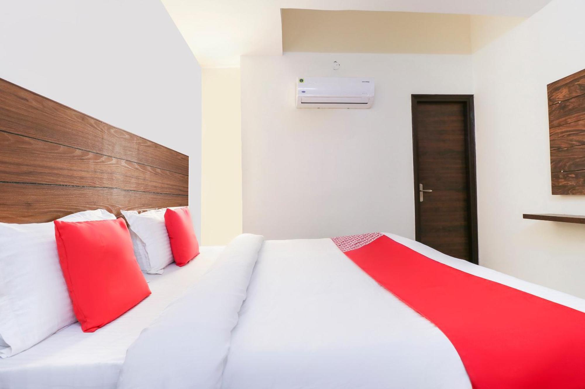 Hotel O Red Ark Landran Buitenkant foto