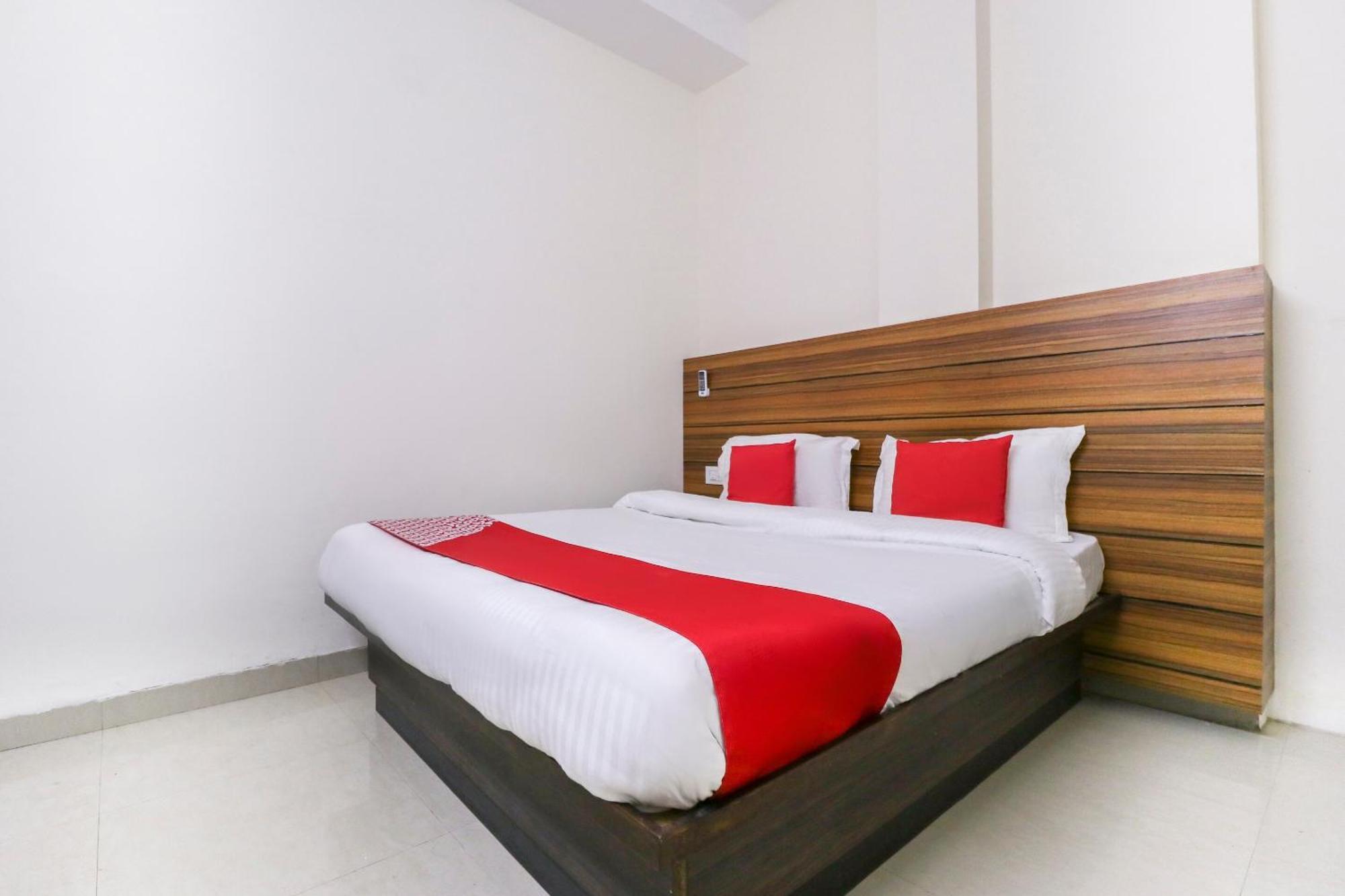 Hotel O Red Ark Landran Buitenkant foto