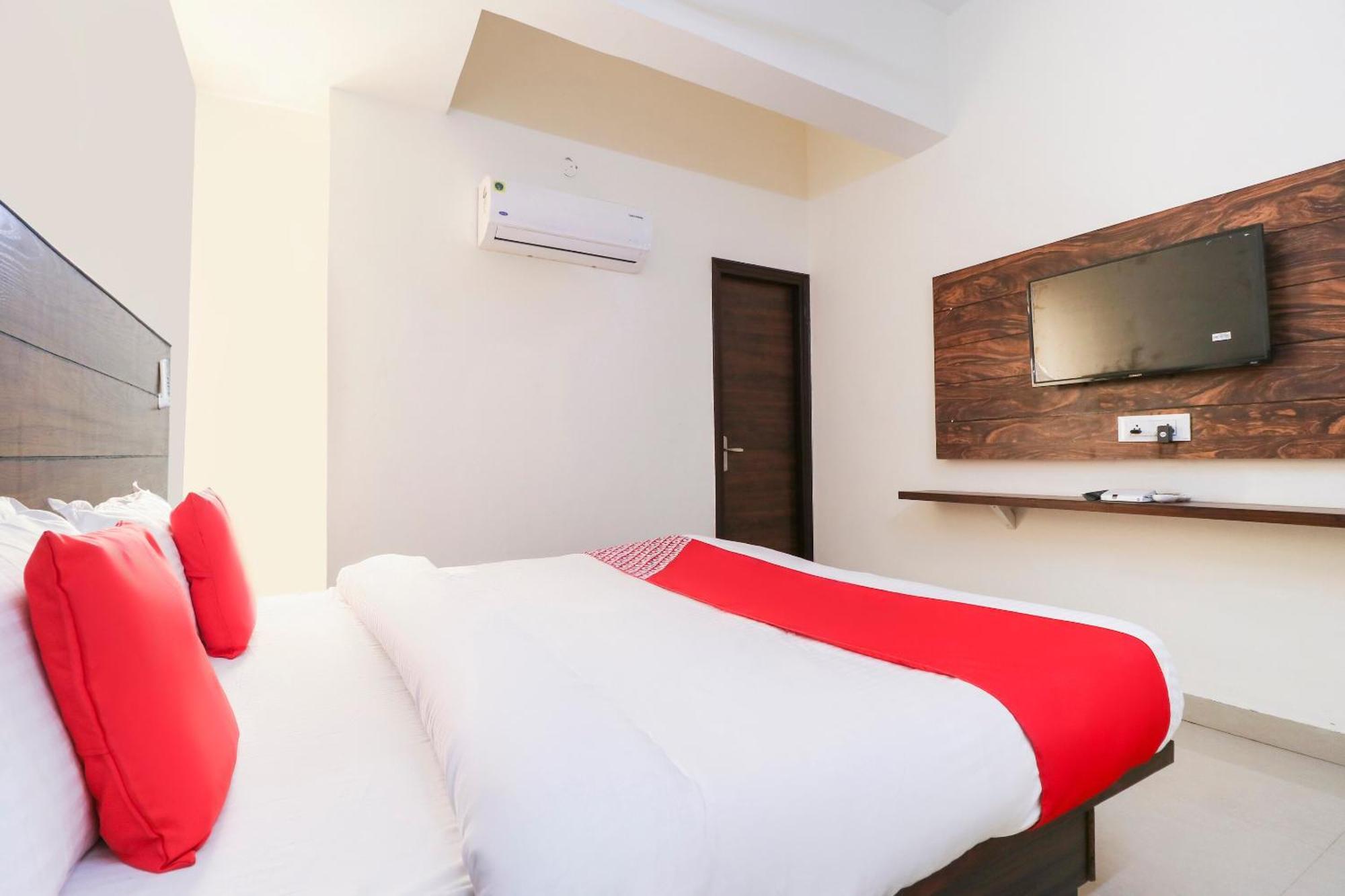 Hotel O Red Ark Landran Buitenkant foto